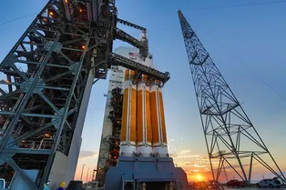 Эффектный старт самой мощной в мире ракеты Эффектный старт самой мощной в мире ракеты