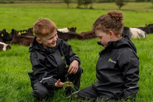 Как выбрать мембранную куртку на ребенка: простой гайд для города и спорта