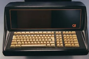 История, как уборщики в Британии случайно нашли первые в мире «микрокомпьютеры»! Факты об Q1