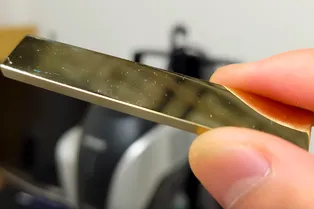 Фантастическая эластичность: ученые создали сплав, который при комнатной температуре тянется не хуже резины