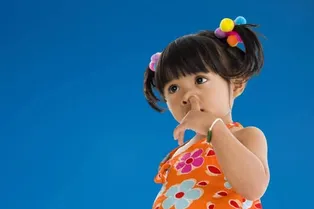 Вопрос, над которым давно ломают головы ученые: почему дети едят козявки?