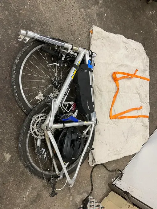 dismantling a bike for flight