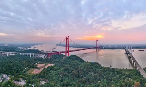 ДВухъярусный вантовый мост через янцзы