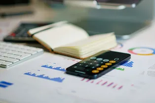 Математика без калькулятора: попробуйте решить 5 школьных примеров в уме