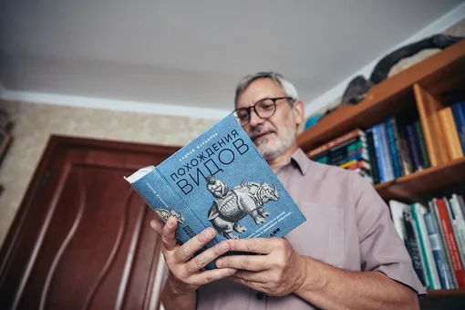 Андрей Журавлев со своей книгой