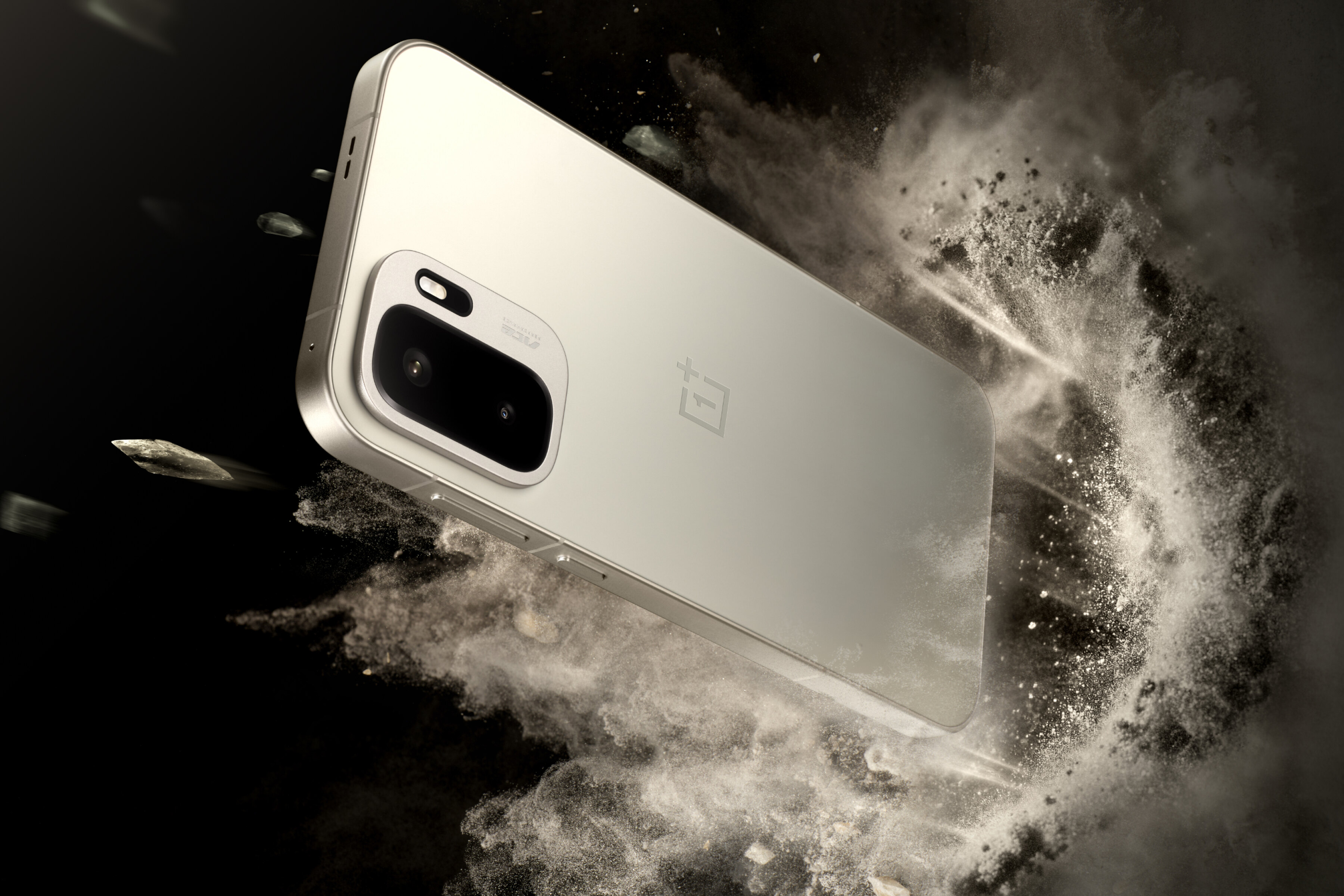 Представлен OnePlus Ace 6 Ultra: игровой смартфон с чехлом-контроллером