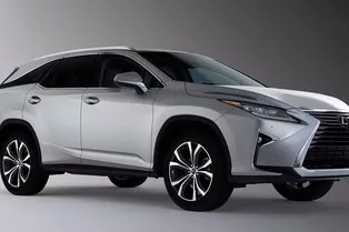 Lexus показал удлинённый кроссовер RX L Lexus показал удлинённый кроссовер RX L