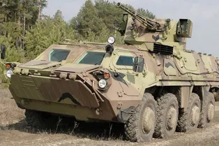 На корпусах новых БТР-4 нашли трещины На корпусах новых БТР-4 нашли трещины