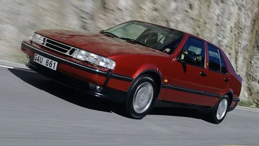 Saab-9000 red front view