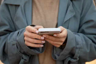 «Возьми телефон, детка»: как понять, что вас отправили в черный список