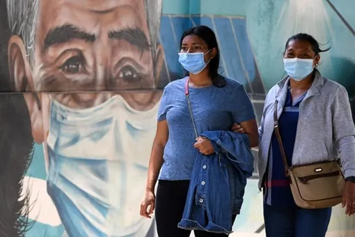 COVID-19 возвращается, и эксперты ВОЗ предупреждают о «коллективной амнезии» COVID-19 возвращается, и эксперты ВОЗ предупреждают о «коллективной амнезии»