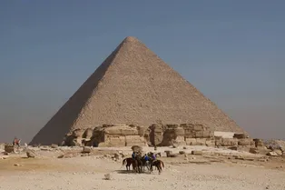 От пирамиды в Гизе до Александрийского маяка: 7 чудес Древнего мира