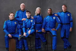 Blue Origin успешно запустила шесть человек на границу космоса