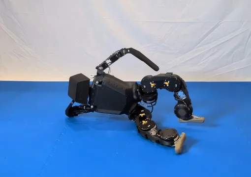 падение робота, грациозная поза