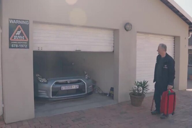 75-летний африканец купил заряженный Nissan GT-R и разогнался до 350 км/ч. Кто повторит?