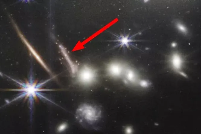 Ученые увидели самые отдаленные звездные скопления из когда-либо обнаруженных: они были прямо на виду!