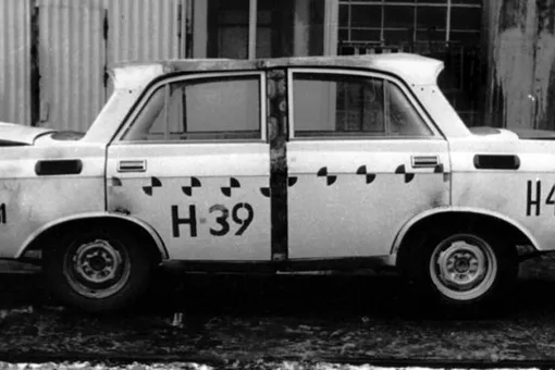 Зачем в СССР сделали тяни-толкай из двух задних половинок «Москвича» Зачем в СССР сделали тяни-толкай из двух задних половинок «Москвича»