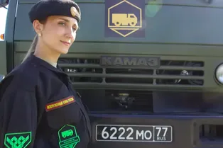 Минобороны показало девушек за рулём «КамАЗов» Минобороны показало девушек за рулём «КамАЗов»