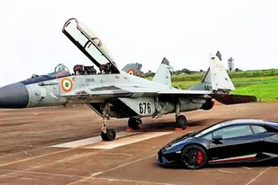 МиГ-29K против Lamborghini Huracan: кто кого? МиГ-29K против Lamborghini Huracan: кто кого?