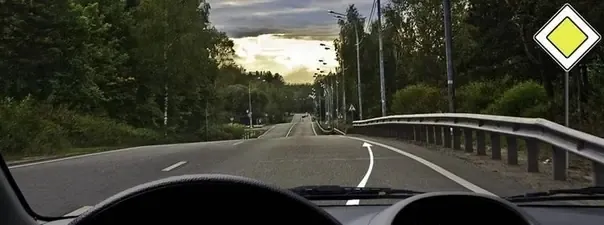 Можно ли поставить машину на стоянку на этом участке дороги вне населенного пункта? Можно ли поставить машину на стоянку на этом участке дороги вне населенного пункта?