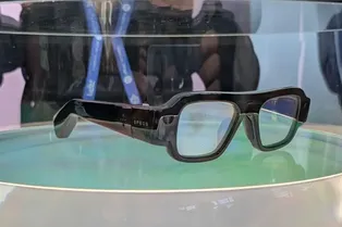 Snap выпустила AR-очки Specs с электрохромными линзами за 2200 долларов Snap выпустила AR-очки Specs с электрохромными линзами за 2200 долларов