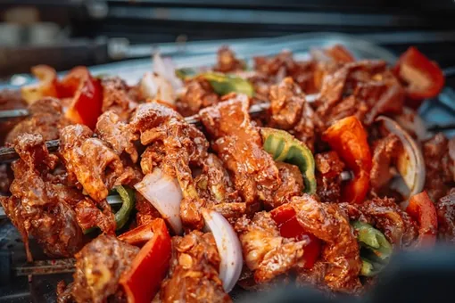 мясо на тарелке мясо на тарелке