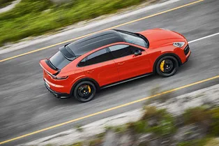Porsche показала долгожданный Cayenne Coupe