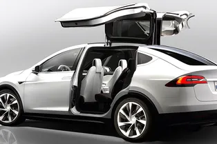 Первый краш-тест Tesla Model X и другие проблемы