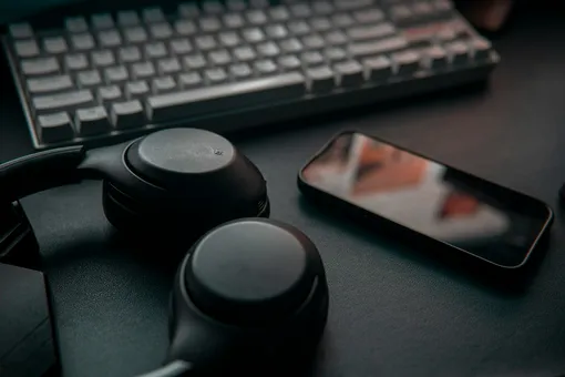 Владельцам iPhone на заметку: как не пропустить звонок в дверь, сидя в наушниках Владельцам iPhone на заметку: как не пропустить звонок в дверь, сидя в наушниках