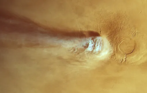 Mars Express запечатлел самое впечатляющее облако на Марсе. Mars Express запечатлел самое впечатляющее облако на Марсе.