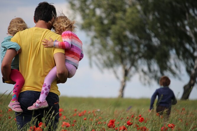 Родители многих стран вдруг начали эмоционально выгорать Родители многих стран вдруг начали эмоционально выгорать