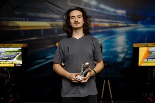 чемпиона LADA Sport ROSNEFT eChampionship 2025 Кирилл Антонов чемпиона LADA Sport ROSNEFT eChampionship 2025 Кирилл Антонов