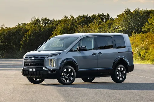 Mitsubishi Delica D:5 Mitsubishi Delica D:5 restyling
