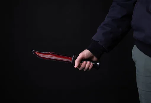 нож с кровью нож с кровью