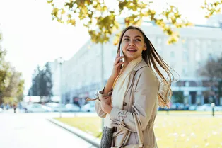 Android против iPhone: какой смартфон выбирает молодежь в 2025 году