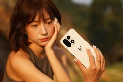 Большая утечка характеристик OnePlus 15: огромный экран и топовая начинка
