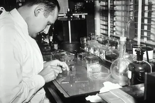 Ученый Юджин Асерински экспериментировал на сыне и изменил восприятие сна! Узнайте историю успеха