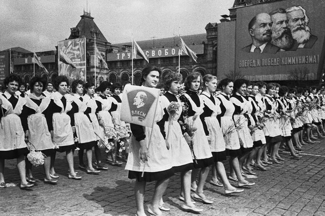 «Партия сказала: надо!» Кого принимали в ряды комсомольцев в СССР? До такого идеала далеко современной молодежи