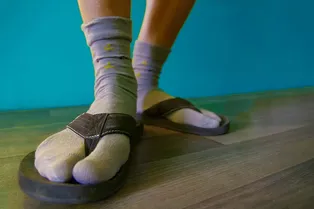 Почему кого-то сандалии с носками не беспокоят, а других выбешивают? Факты о моде!