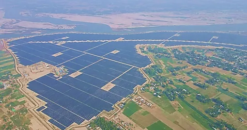 солнечная электростанция, вид с большой высоты