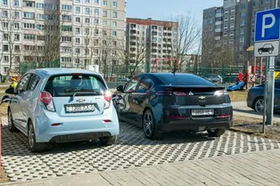 К вам во двор поставят зарядки для электрокаров, а вас не спросят — и это замечательно! К вам во двор поставят зарядки для электрокаров, а вас не спросят — и это замечательно!