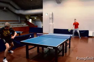 Как играть в настольный теннис без ракеток: видео