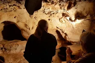 Неандертальцы создали старейшие в Европе гравюры 75 000 лет назад — они сделали это специально Неандертальцы создали старейшие в Европе гравюры 75 000 лет назад — они сделали это специально