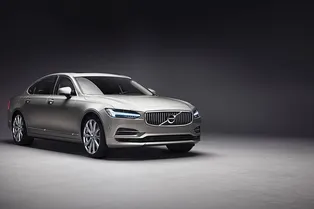 Volvo добавила атмосферы седану S90