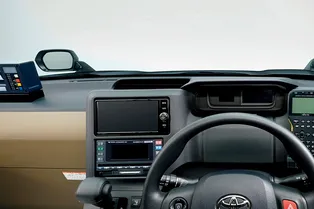 Интересная особенность: почему раньше на японских автомобилях зеркала ставили ближе к фарам, чем к дверям