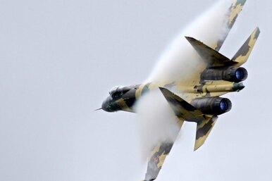 Как российский истребитель подрезал американский самолет