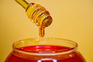 Исследование: смесь меда и уксуса ускоряет заживление ран Исследование: смесь меда и уксуса ускоряет заживление ран