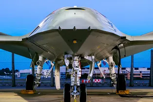 Boeing впервые показал беспилотный заправщик