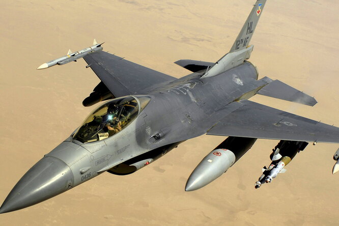40 лет процветания: истребитель F-16 Fighting Falcon 40 лет процветания: истребитель F-16 Fighting Falcon
