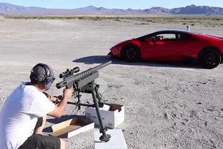 Lamborghini прострелили насквозь из пушки